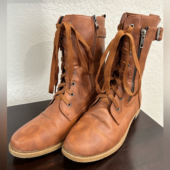 Tan/brown boots.  Size 8. - Picture 2 of 2
